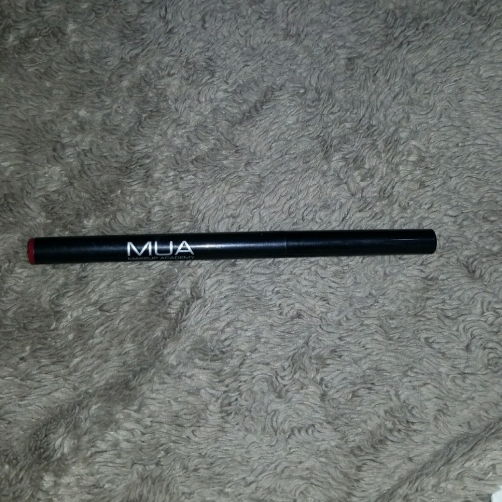 Lip liner